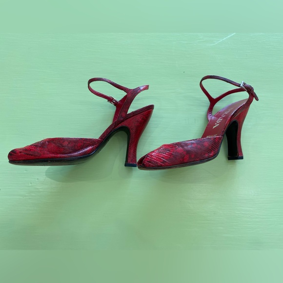 PRADA SZ 39 PEEP TOE SLINGBACK PUMPS RED SNAKESKIN PRINT 4” HEEL - Picture 2 of 6